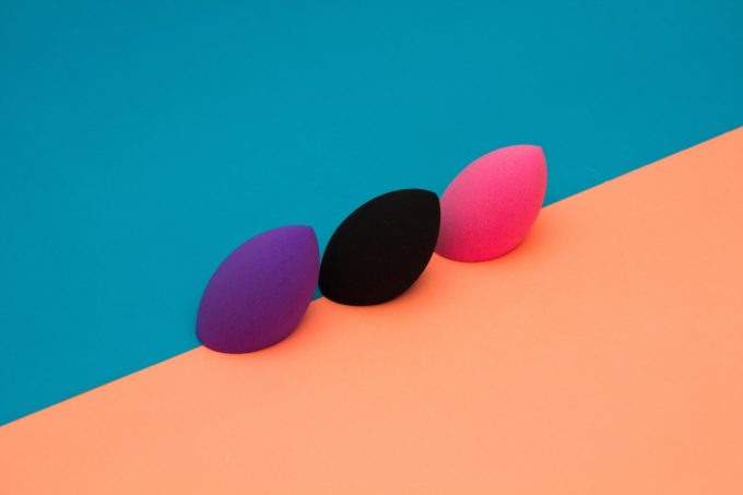 【プロが教える】イエベorブルベあなたはどっち？簡単チェックで似合うコスメを見つけよう！