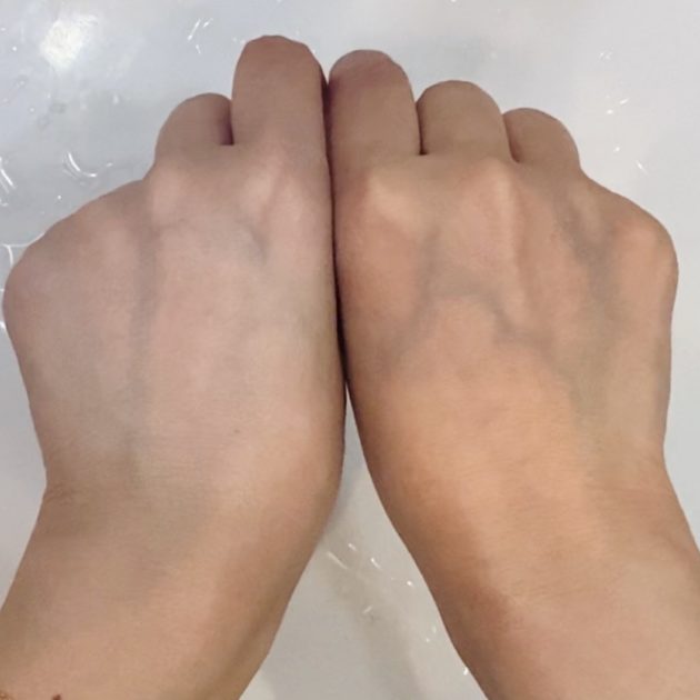 手に塗ってみると…