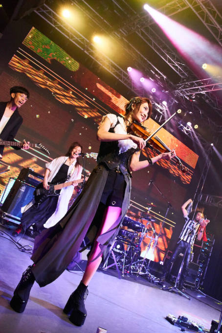 Ayasa、バーティカルシアターアプリ「smash.」にてSpecial LIVEを公開！