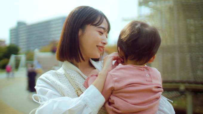 人気モデル・近藤千尋が2人の愛娘と一緒に初のCM撮影！『すっぽん小町』新CM放映開始