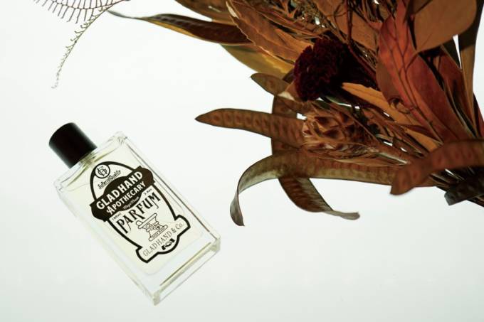 クラシックな薬局をコンセプトとする「GLAD HAND APOTHECARY」から香水など発売開始
