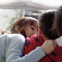鈴木亜美、夫の実家で寛ぐ“家族写真”＆息子たちとの食事風景公開し反響「可愛いママ」「素敵なfamily」