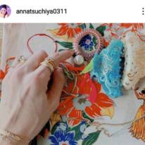 土屋アンナ、子供4人と顔を寄せ合う“バースデーSHOT”に「心があったまる」「素敵な家族写真」