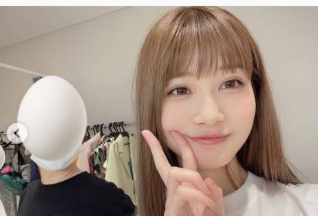 めるる、マネージャーとの“こっそり”2SHOTに「仲良すぎ」「表情も髪型