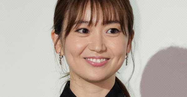 スタイル良すぎ 大島優子 美脚が覗くスリットドレスshotに絶賛の声 セクシーでオシャレ E Talentbank Co Ltd