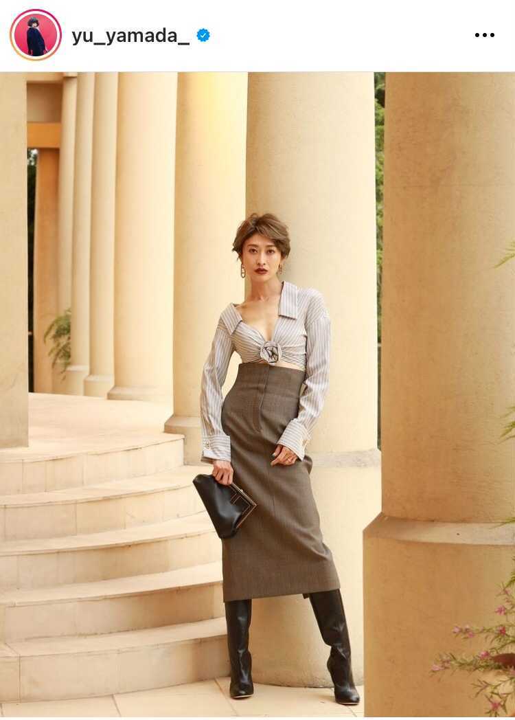 山田優、ハイウエストのタイトスカートSHOTに反響「スタイル素敵 山田優、ハイウエストのタイトスカートSHOTに反響「スタイル素敵
