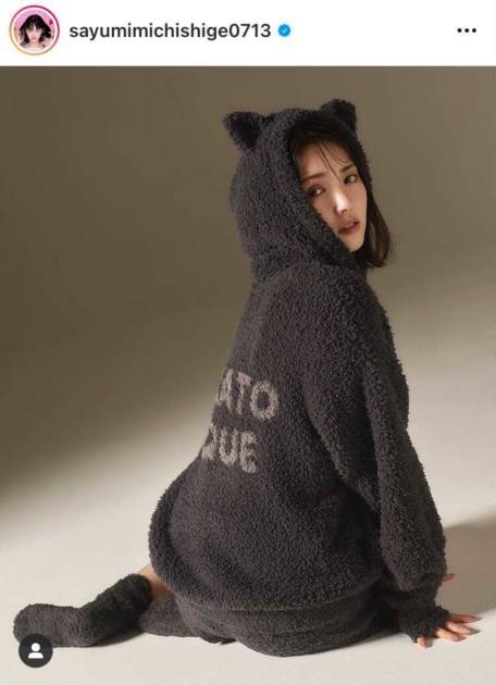道重さゆみ、美脚見せの猫耳フードSHOTに「似合いすぎ」「たまらん」の