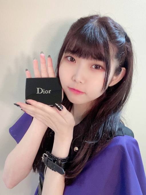 アイドル“ツキアト”の早崎優奈がアイドル仲間からもらった“一軍コスメ”を紹介！