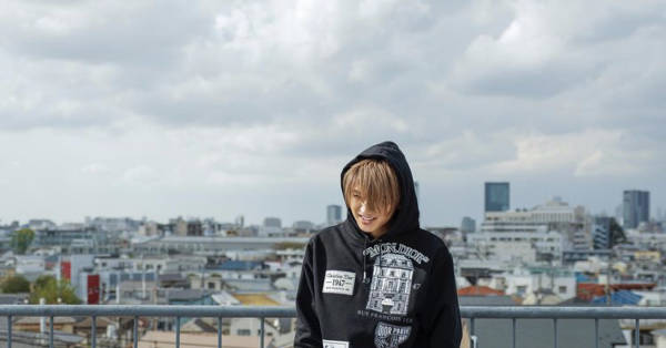 Nissy(西島隆弘)、パーカー姿のお茶目SHOT＆AAAラストツアーへの思い