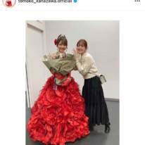 金澤朋子、Juice=Juice卒業報告＆鮮やかな赤のドレス姿に反響「世界で一番輝いてる」「最高の推しメン」