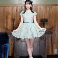 道重さゆみ、ほっそり美脚見せのミニスカコーデにファン悶絶「超かわいい」「破壊力がハンパない」