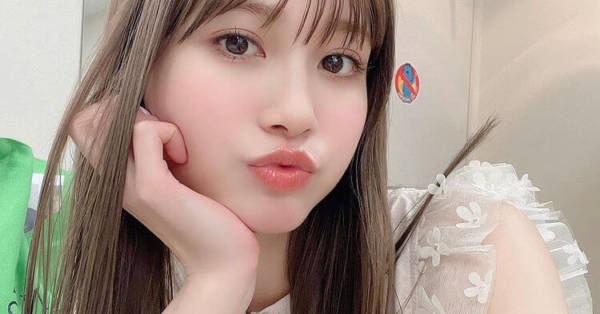 めるる、花柄ワンピの“ツン顔”SHOTに反響「天使みたい」「透明感