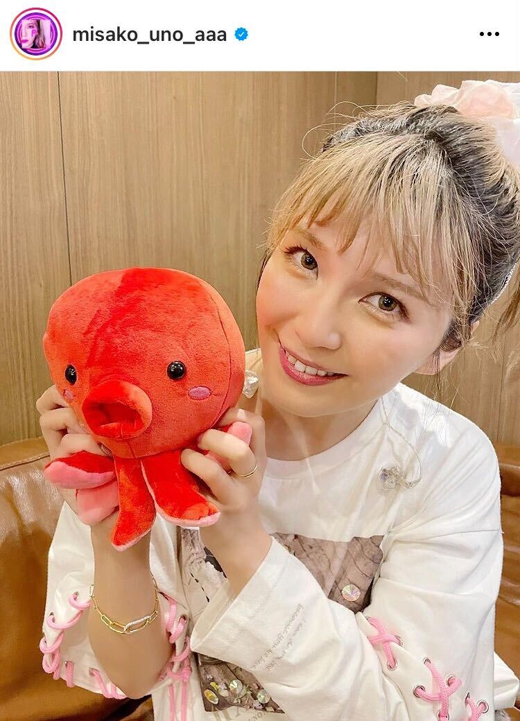 宇野実彩子、キャップ姿の“いただきます”SHOTに反響「綺麗すぎます