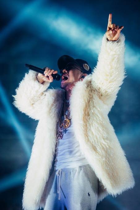 【独占】AK-69、満員の会場で涙して語った「正義」の意味と、この時代に「日本人は強いんです」の言葉に込めた想いとは？