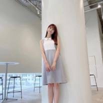 「脚長すぎ」めるる、ほっそり美脚の膝上丈ワンピースSHOTに絶賛の声「スタイル抜群だね」