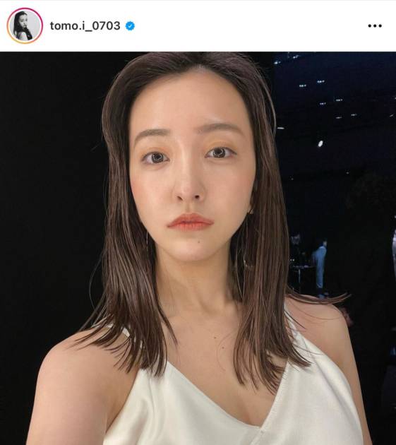 努力の賜物」板野友美、肌診断“18歳”のツヤ肌SHOTにファン悶絶
