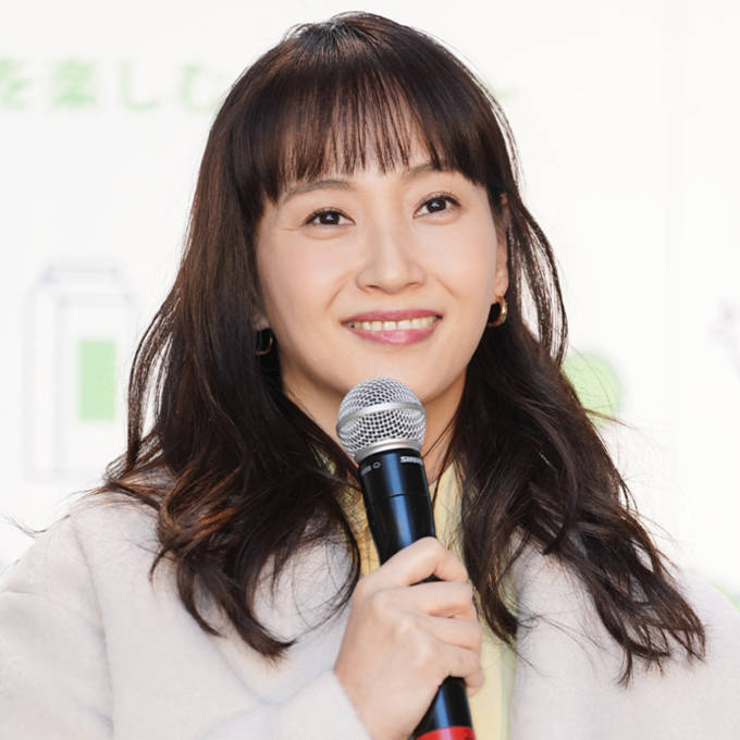 藤本美貴、登録者数20万人突破のYouTubeでは夫・庄司智春との