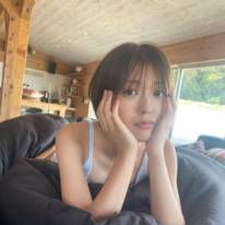 工藤美桜、美バストチラ見せのキャミソールSHOTにファン悶絶「お顔が尊い…」「かわいすぎる」