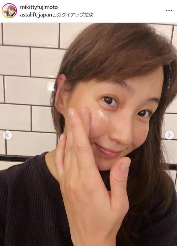 藤本美貴、ナチュラルな雰囲気のスキンケアSHOTに反響「こんな奥さんいたら幸せだろうなぁ」「お肌綺麗」メイン画像