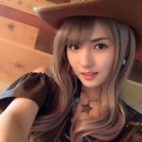 「スタイルいい」道重さゆみ、お腹＆美脚がチラリな“カウガール”風SHOTに絶賛の声「ハートを撃ち抜かれました！」