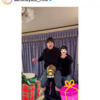 佐野勇斗、家族集合5SHOT公開し「実家めっちゃ豪邸」「仲良し家族素敵」の声