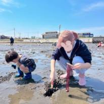 辻希美、家族らとの“ガチ潮干狩り”に大興奮「子ども達帰りたくないって言っていた」