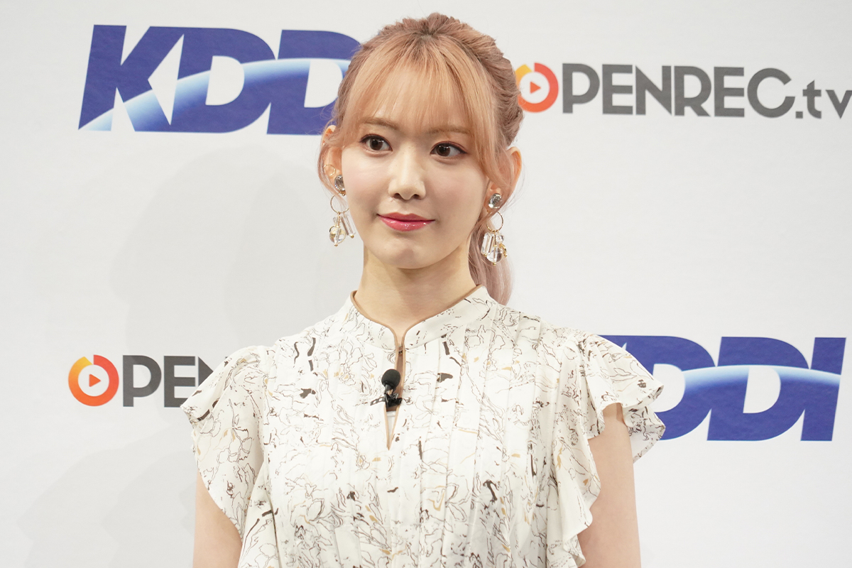 オーラが溢れてる」宮脇咲良、圧倒的美スタイル際立つショートパンツ