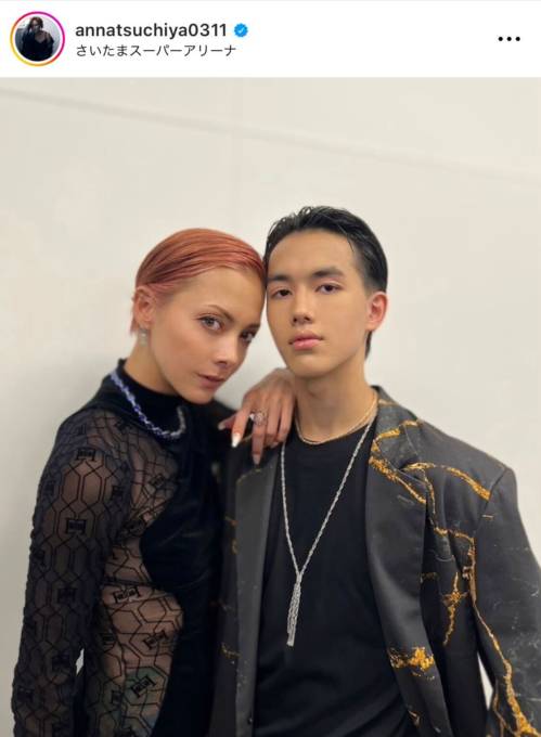 「美男美女」土屋アンナ、18歳息子との圧倒的美スタイルを見せた“親子モデル”2SHOTに反響「かっこいい親子」