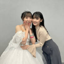 道重さゆみ、モー娘。卒業の譜久村聖を労うハグSHOTに「ふたりともキラキラしてる」「とってもいい笑顔！」の声