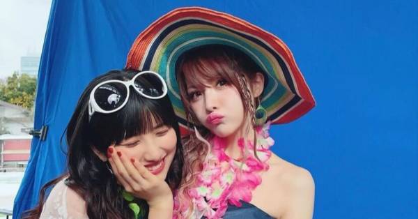 田中れいな、モー娘。OG佐藤優樹と密着2SHOT！「相変わらず距離バグ