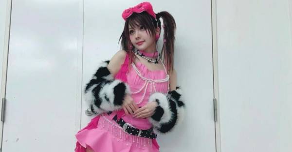 田中れいな、ほっそり美脚を大胆見せ！超ミニ丈衣装SHOTに反響「年々