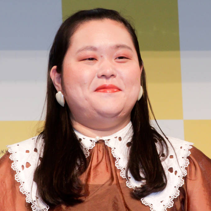 ぼる塾・田辺智加「よく上がる」一重まぶたにも使いやすい愛用ビューラー