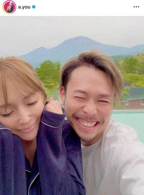 浜崎あゆみ、“幸せな週末”を過ごしたプライベートSHOTに「笑顔に癒されました」「可愛すぎる〜」の声