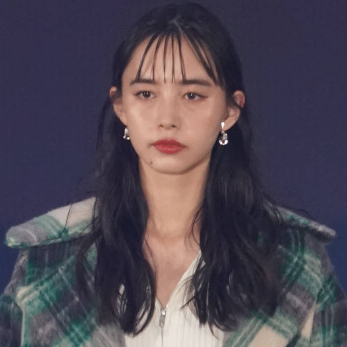 【ほぼ新品】Ungrid⭐︎ ビッグシルエットデニムジャケット モデル井桁弘恵 井桁弘恵、ほっそり美スタイル披露のデニムSHOTに反響「圧倒的オーラ