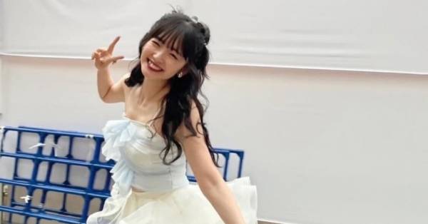 鈴木愛理、ほっそり美脚が際立つふわふわ衣装SHOTに反響「ビジュ