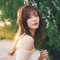 櫻坂46田村保乃、ほっそり美肩が眩しい夕焼けの振り向きSHOTにドキッ！多彩な表情と雰囲気で魅せる