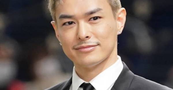 今市隆二着用 JSB 24カラッツ ジャケット LIVE衣装 ☆ 今市隆二、鮮やかな赤＆真っ白な衣装をまとったステージSHOT