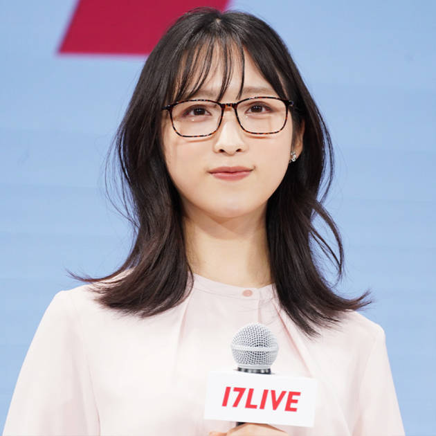 AKB48小栗有以、キュート衣装を着こなす笑顔SHOTに反響「やっぱり最強