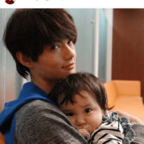 佐野勇斗、赤ちゃんを抱きしめた『おむすび』オフSHOTにファンほっこり「お父さんの顔」「愛おしい」