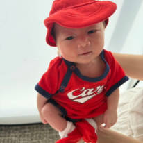 山本圭壱、愛娘の“カープ女子”SHOTにファンほっこり「とっても可愛い」「癒されます」