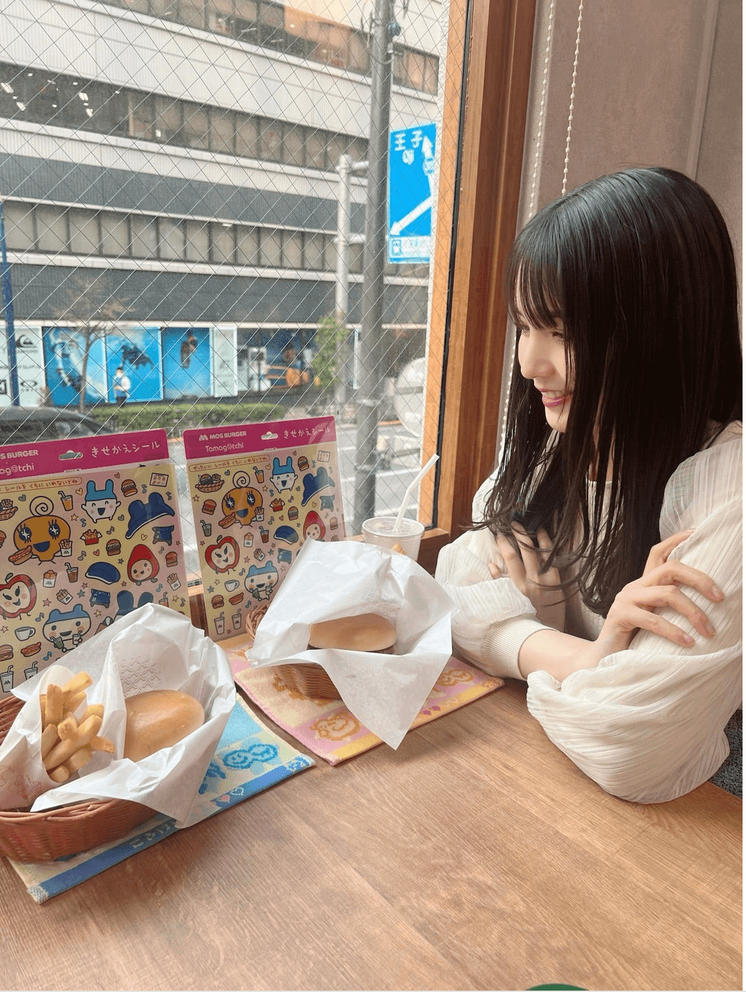 道重さゆみ、お気に入りの“モスバーガー”メニュー「歯応えある感じが