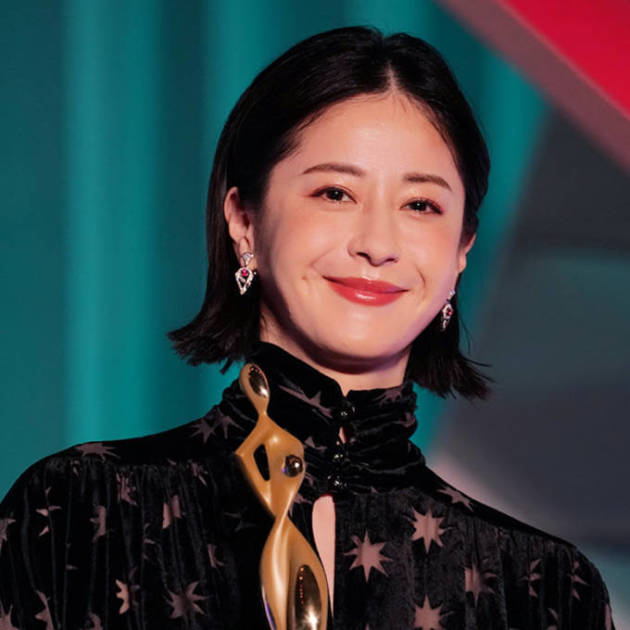 松本若菜、主演ドラマ『Dr.アシュラ』でスーパー救命医・朱羅を熱演！新たな“ハマり役”となるかサムネイル画像!