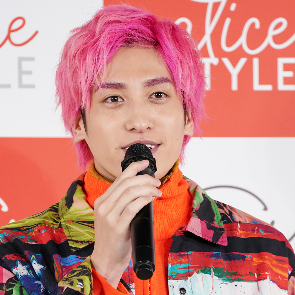 EXIT 兼近大樹　前髪クリップ2種 EXIT兼近大樹、34歳に！眼鏡をかけたバースデーSHOTに「ビジュ良