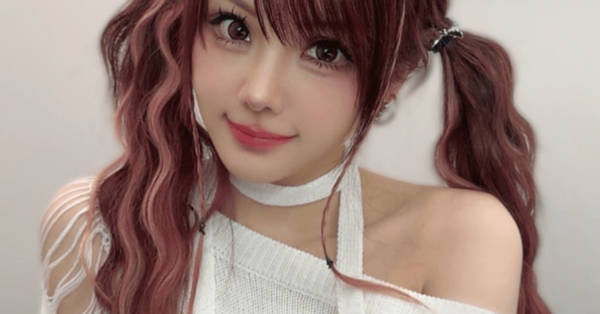 d.i.a 【田中れいな着用】ギラギラスタッズパーカー 田中れいな「髪の毛ピンクに戻した」最新ヘアSHOTをファン絶賛「超