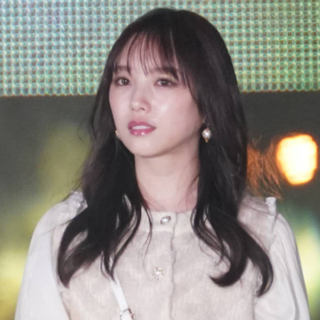 与田祐希、透明感あふれるヘルシーな肩出しSHOTに反響「美しすぎるよ