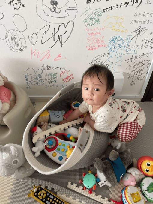 山本圭壱、愛娘がおもちゃを選ぶ姿にメロメロ！ファンもほっこり「可愛い」「癒されます」