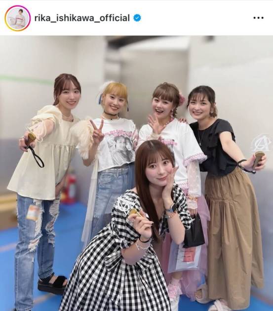 「みんな素敵」石川梨華、“愛ガキ”ライブのモー娘。OG集合写真にファンほっこり「いい表情」「可愛い」サムネイル画像!