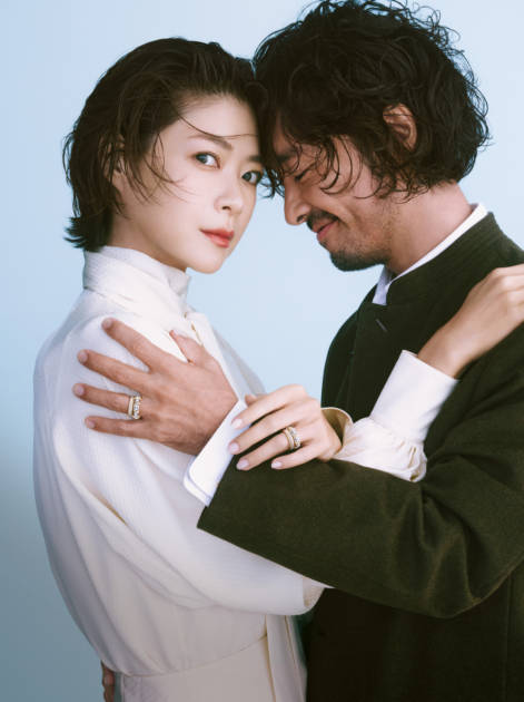 上野樹里＆和田唱、夫婦の信頼と愛を感じる美麗ビジュアル披露！モードな撮影に揃って挑戦サムネイル画像!