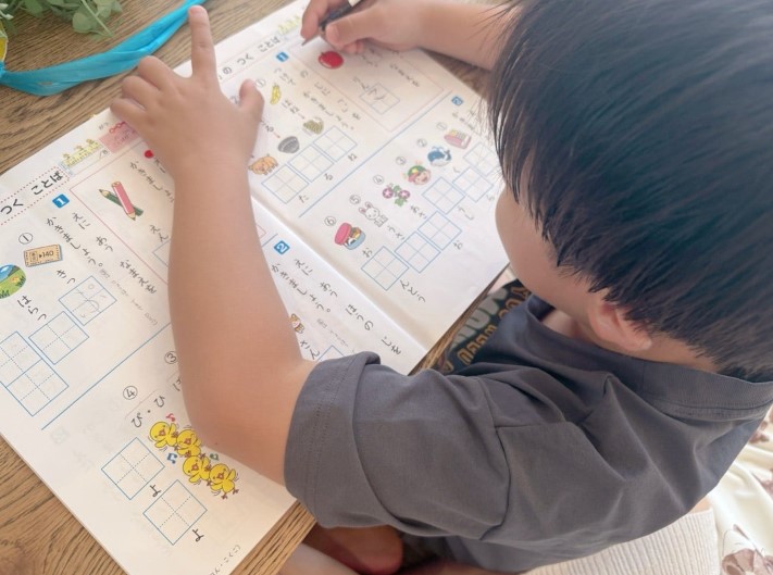 「毎日コツコツ」第5子妊娠中の辻希美、夏休みの子供たちの様子を明かす「宿題が多いからね」サムネイル画像!