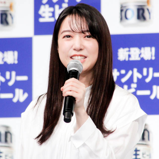 上白石萌音、“ヒョロくん”とパシャリ！『ちはやふる』オフSHOTに「エモい」「最高です！！」の声サムネイル画像!